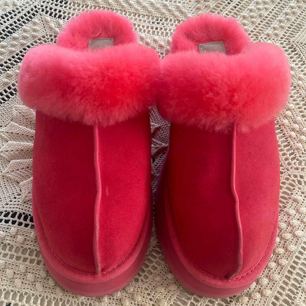 Women’s uggs coquette size 10
